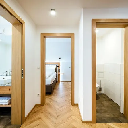 Thorbäck Gut - Im Schlosserhaus Apartment Oblarn